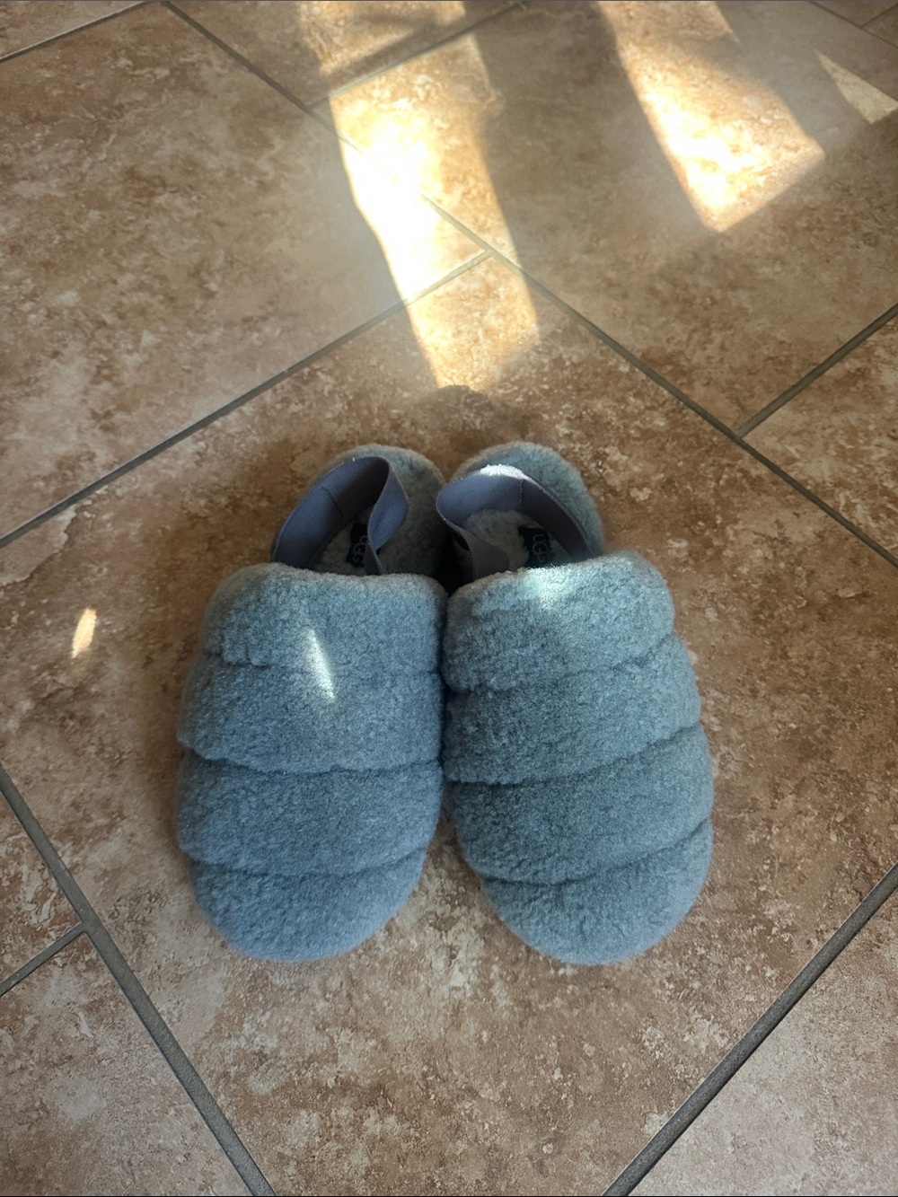 Woman Cozy Fuzzy Slip-On Shoes in Light gray..Perfect for the fall weather 🍂